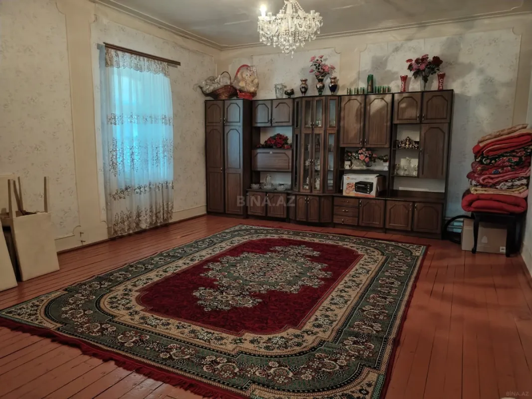 Satılır 5 otaqlı həyət evi 160 m²