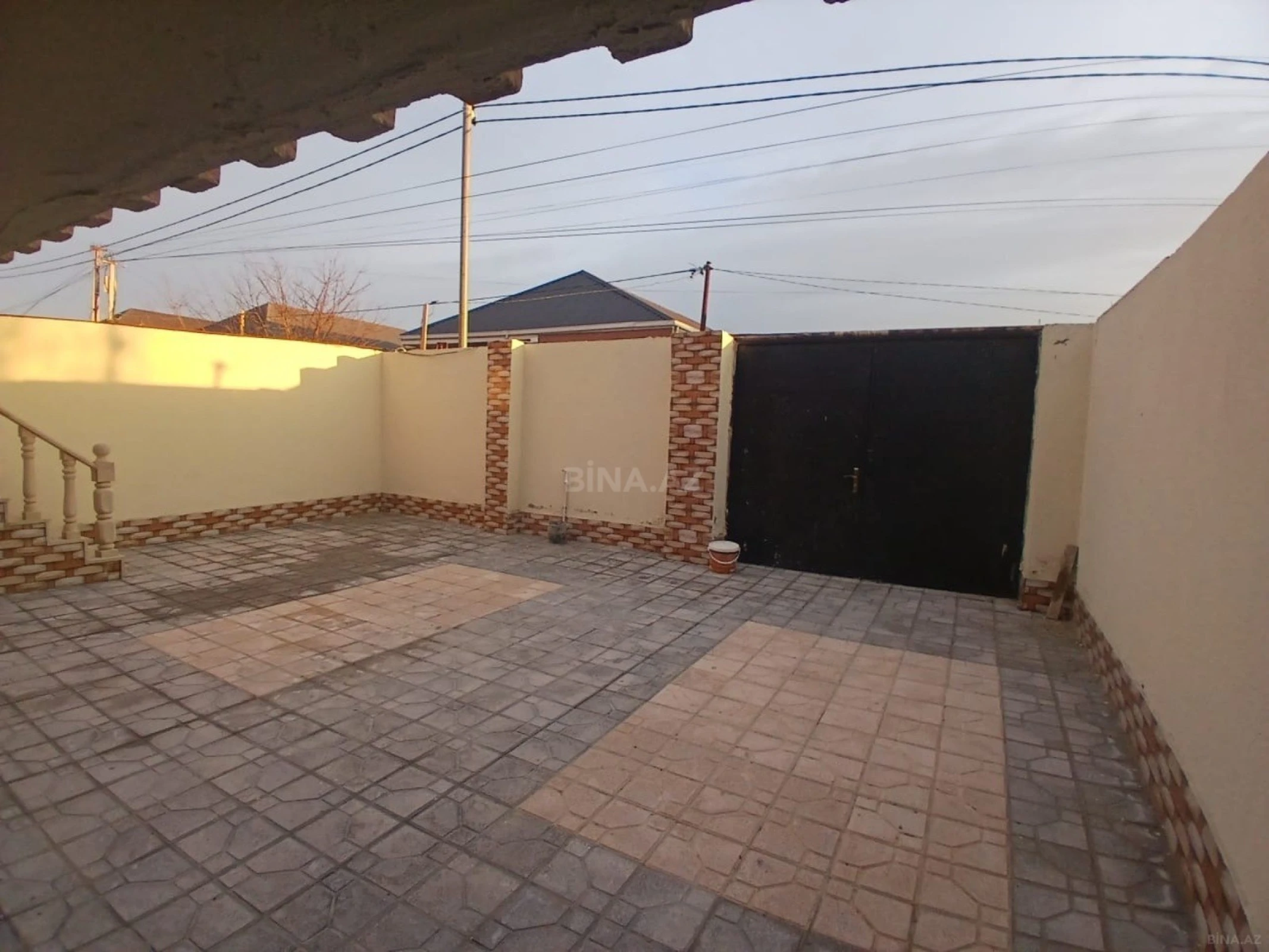 Satılır 8 otaqlı həyət evi 148 m²