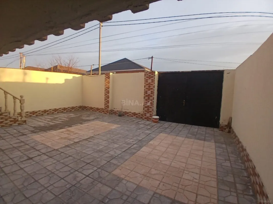 Satılır 8 otaqlı həyət evi 148 m²
