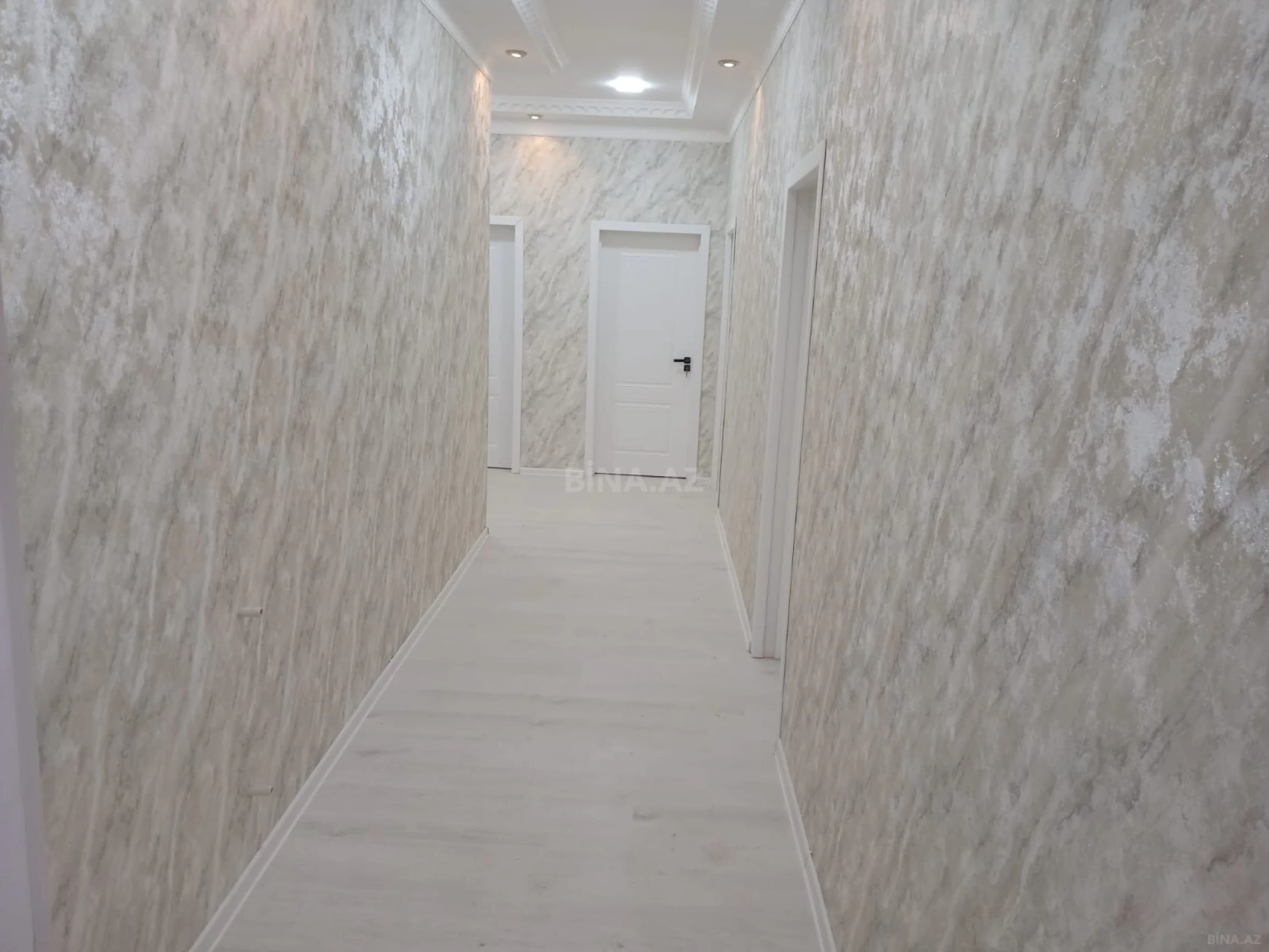 Satılır 8 otaqlı həyət evi 148 m²