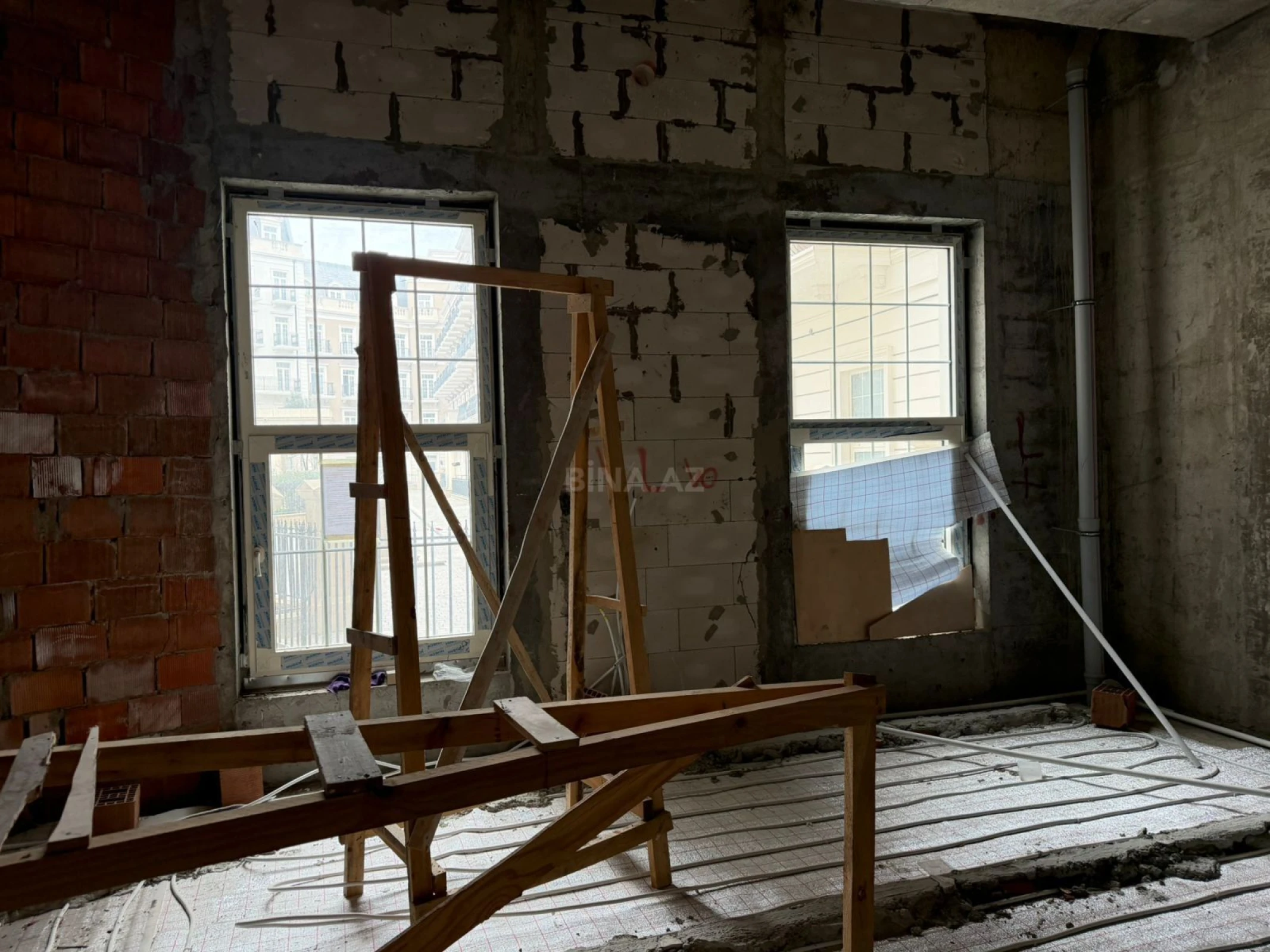 Satılır 4 otaqlı mənzil 152 m²