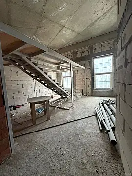 Satılır 4 otaqlı mənzil 152 m²