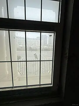 Satılır 4 otaqlı mənzil 152 m²