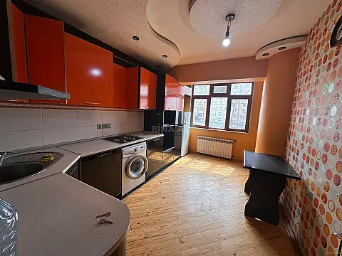 Satılır 2 otaqlı mənzil 70 m²