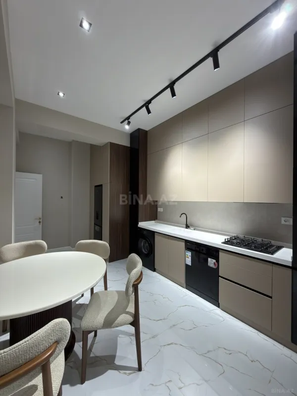 Satılır 3 otaqlı mənzil 125 m²