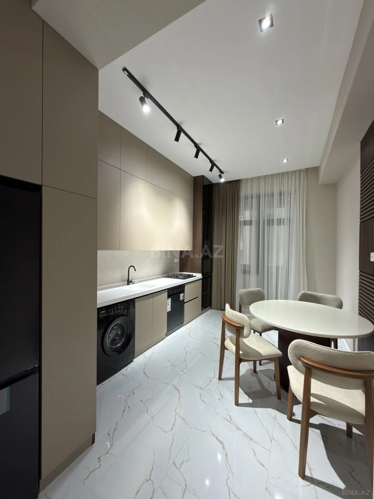 Satılır 3 otaqlı mənzil 125 m²