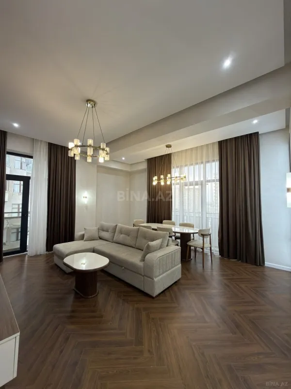 Satılır 3 otaqlı mənzil 125 m²
