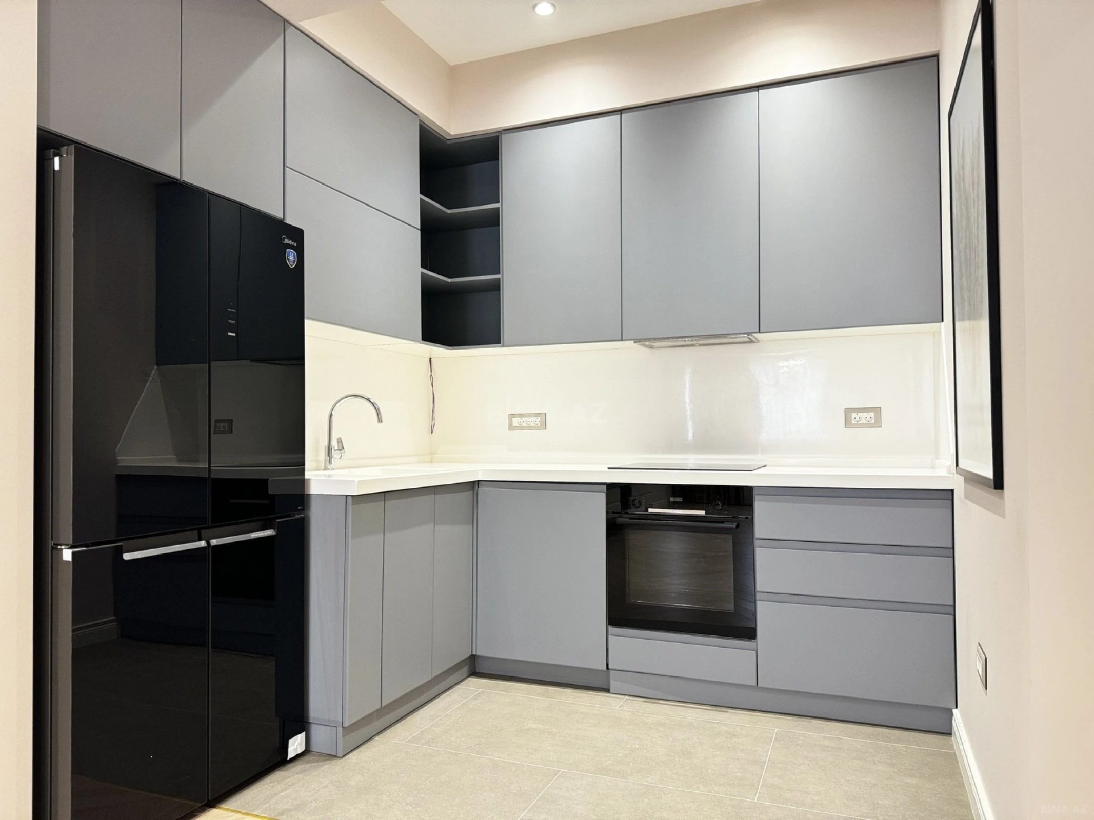 Satılır 2 otaqlı mənzil 67 m²