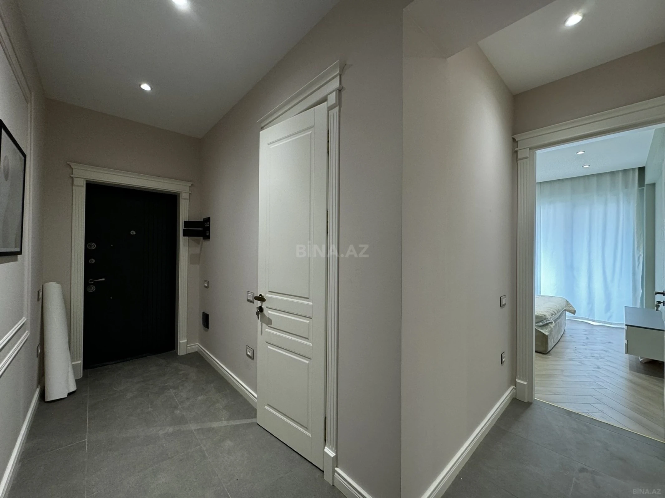 Satılır 2 otaqlı mənzil 67 m²