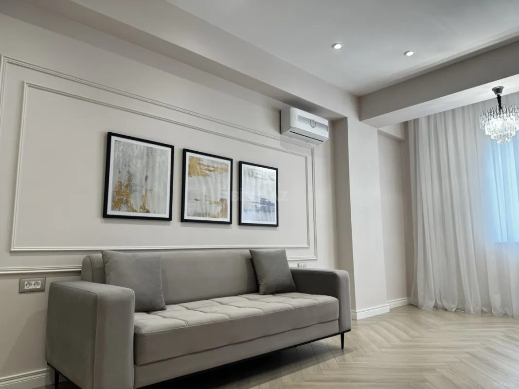 Satılır 2 otaqlı mənzil 67 m²