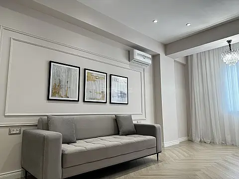 Satılır 2 otaqlı mənzil 67 m²