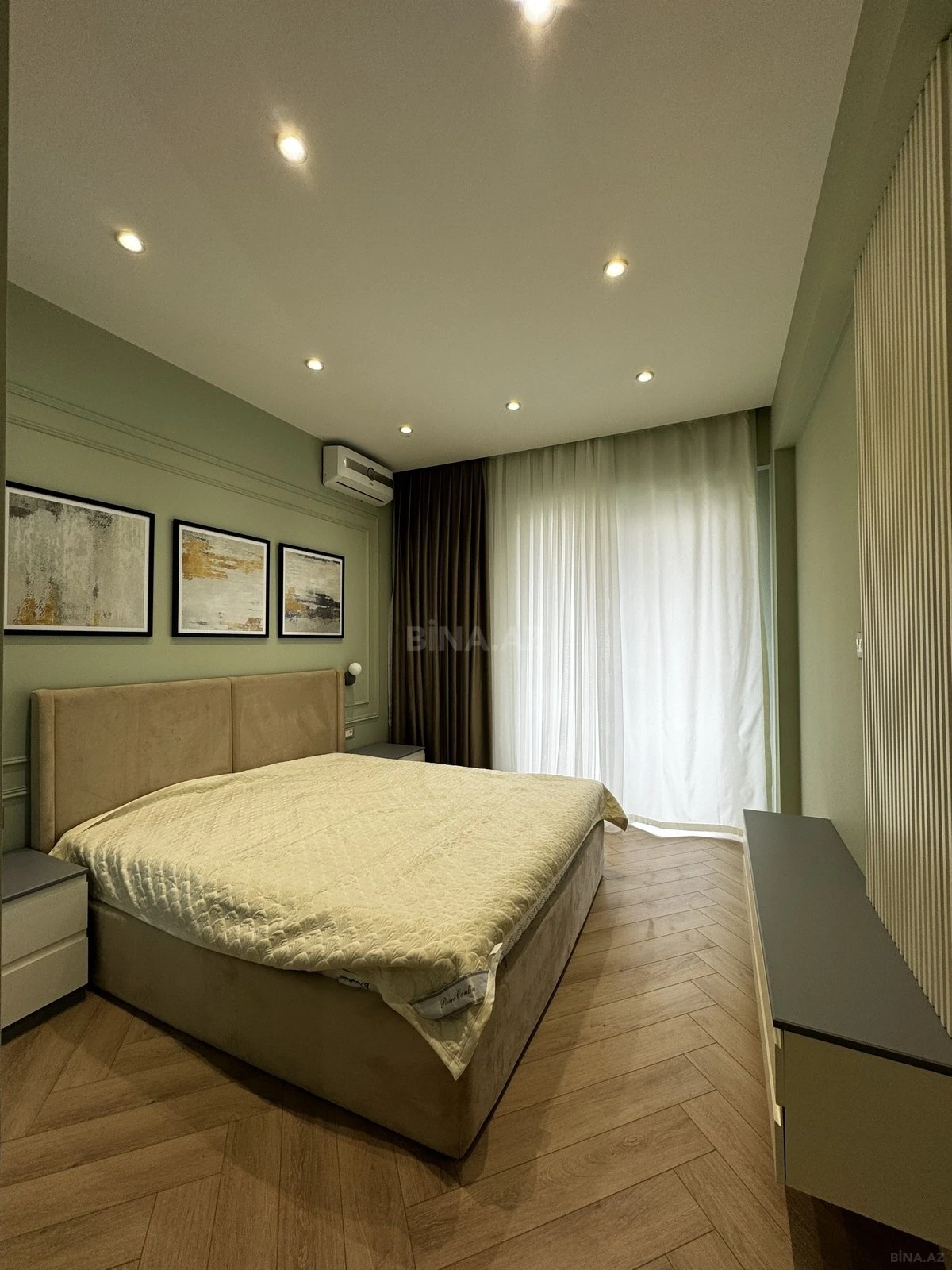 Satılır 2 otaqlı mənzil 67 m²