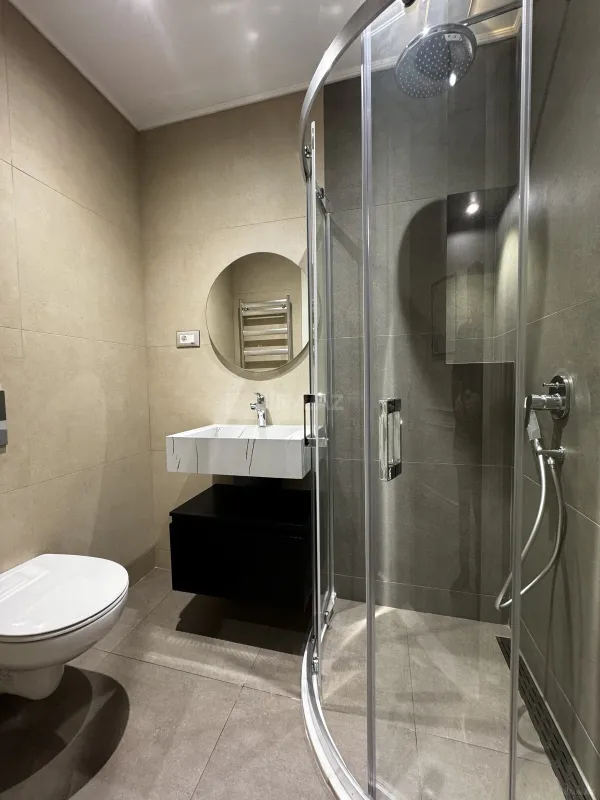 Satılır 2 otaqlı mənzil 67 m²