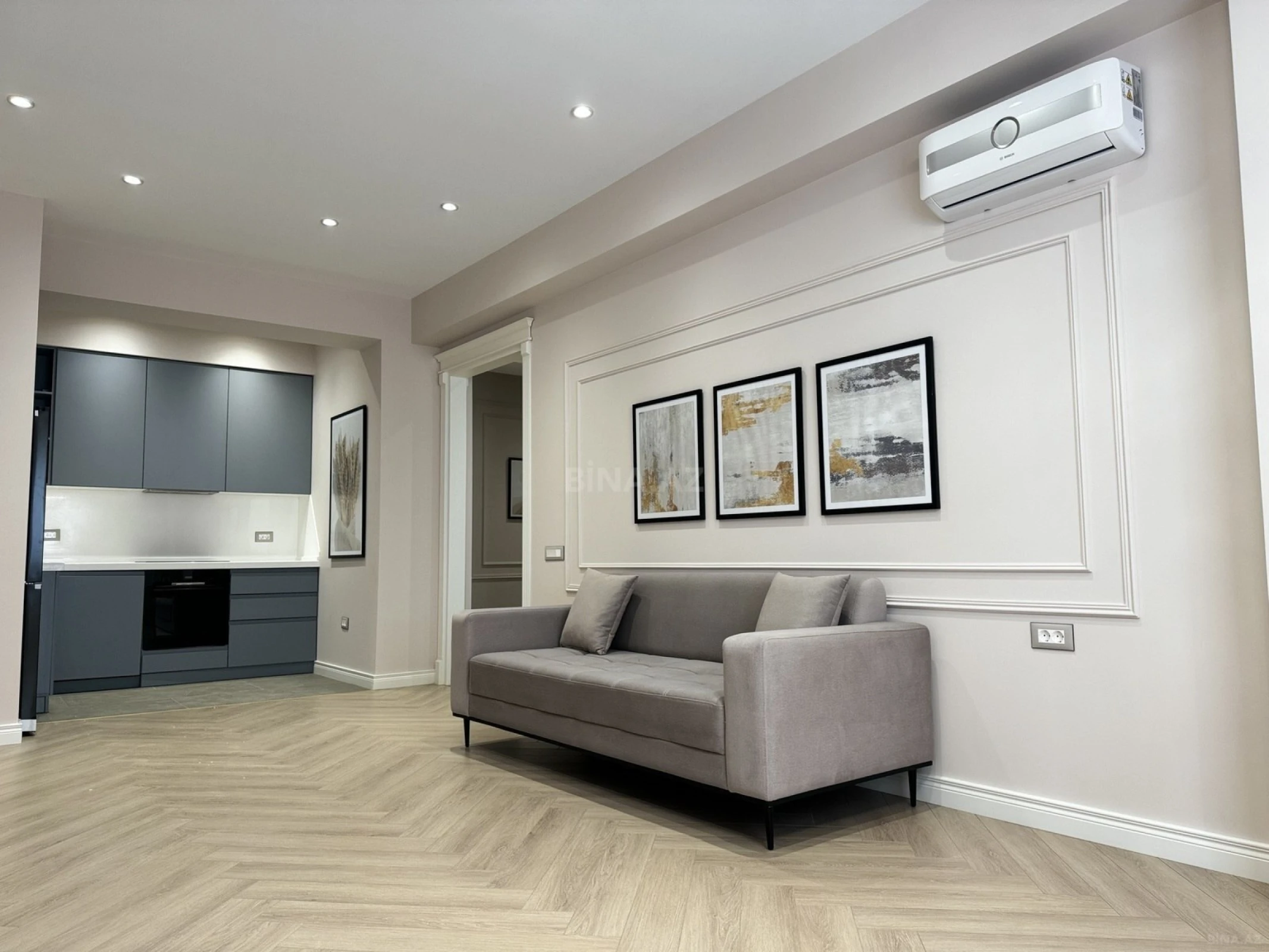 Satılır 2 otaqlı mənzil 67 m²