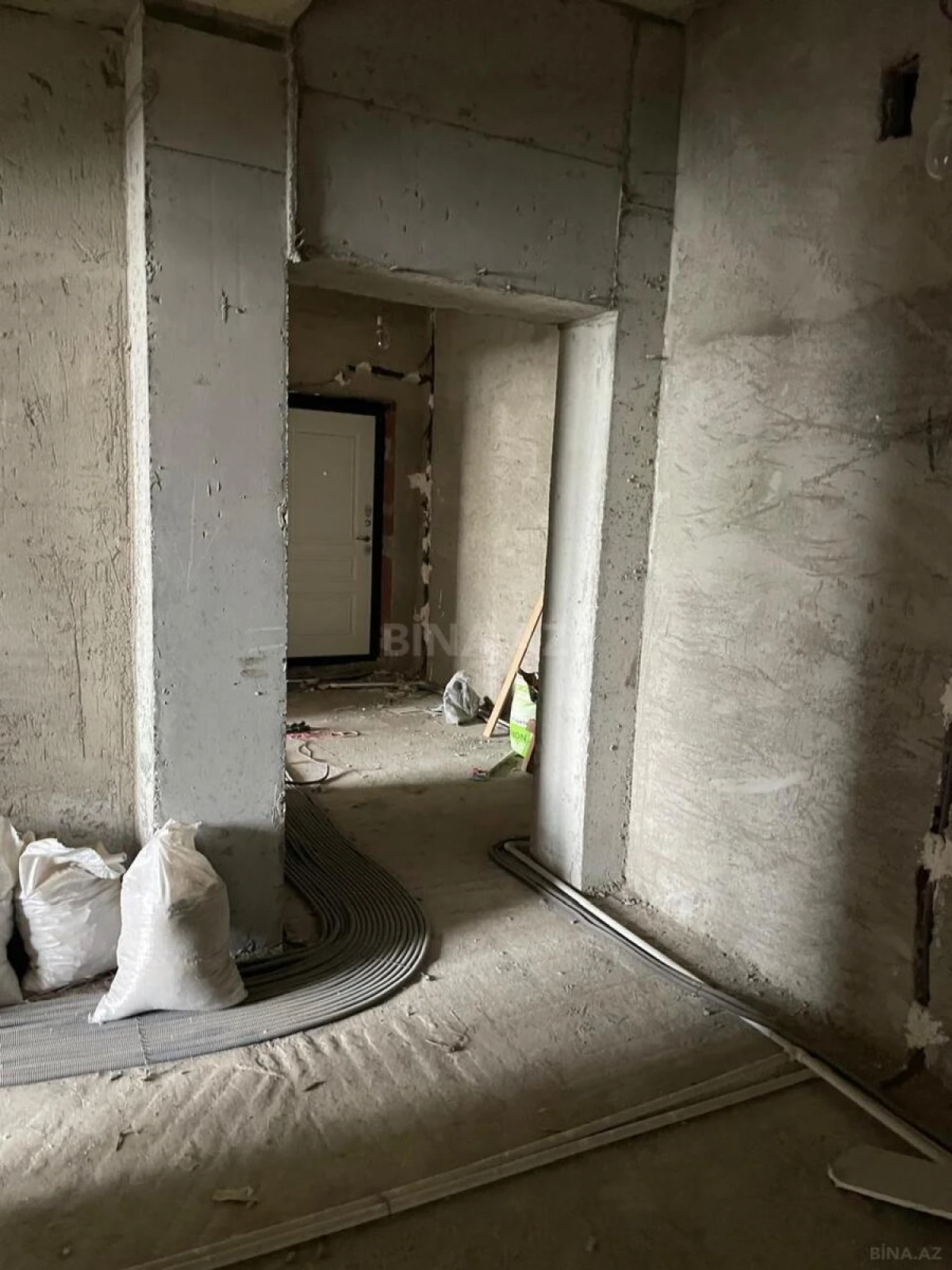 Satılır 2 otaqlı mənzil 100 m²