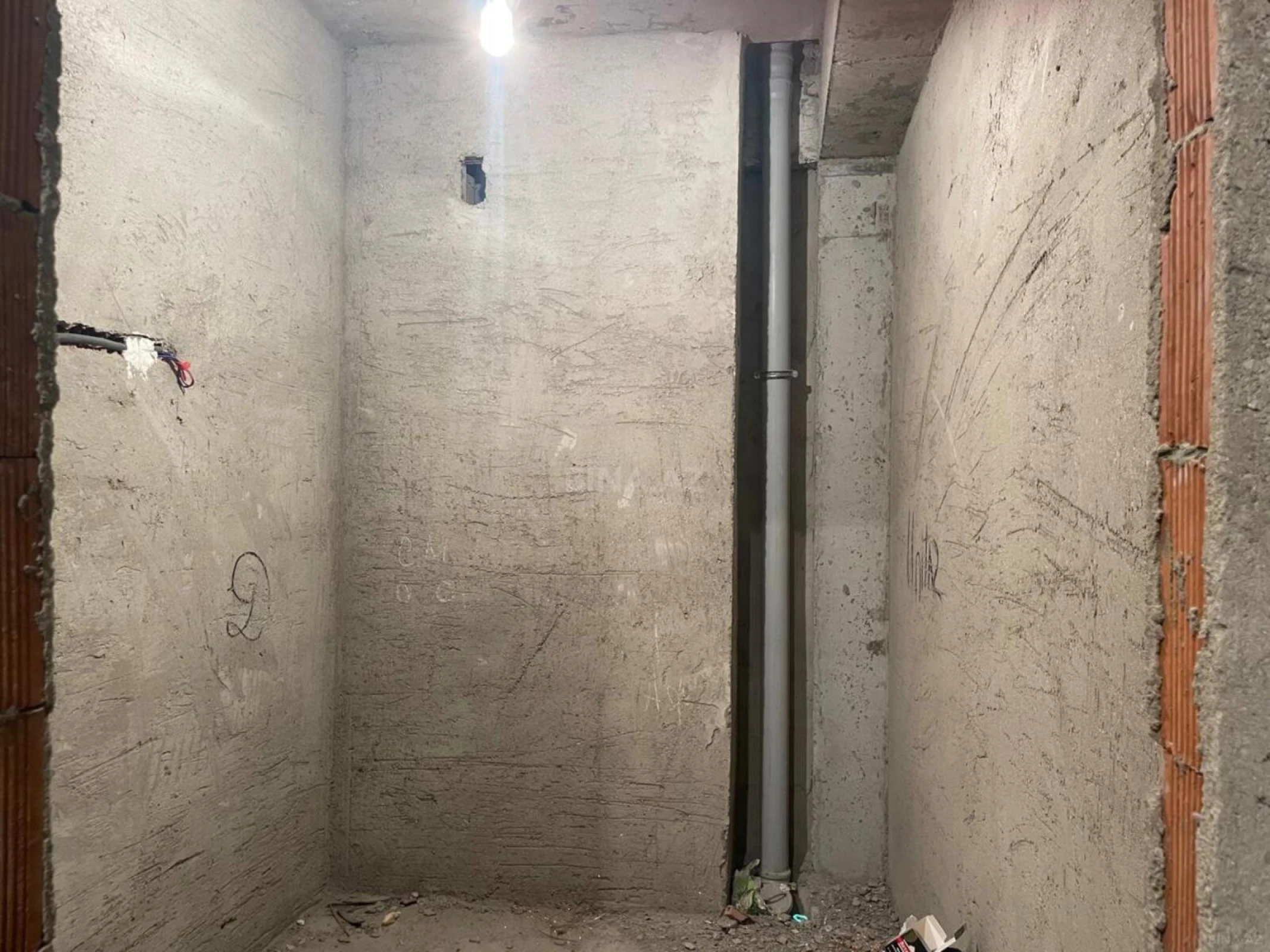 Satılır 2 otaqlı mənzil 100 m²