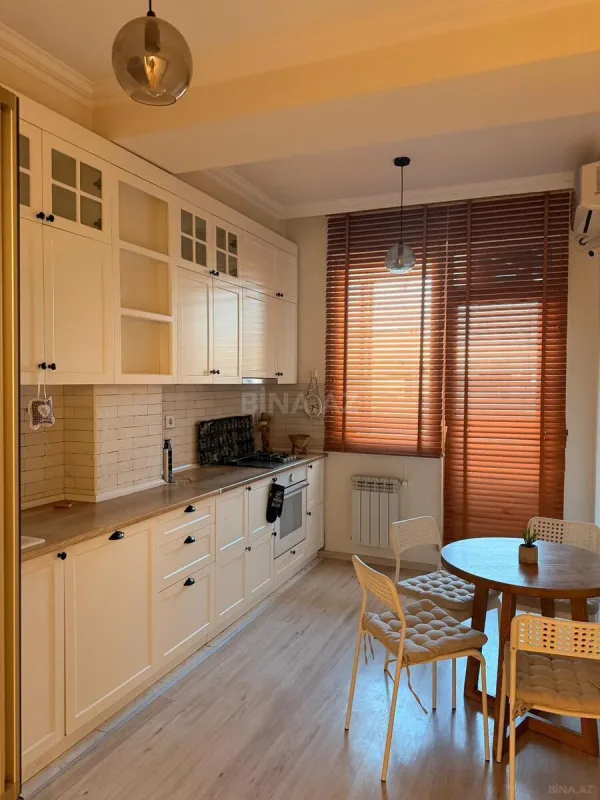 Satılır 3 otaqlı mənzil 98 m²