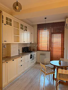 Satılır 3 otaqlı mənzil 98 m²