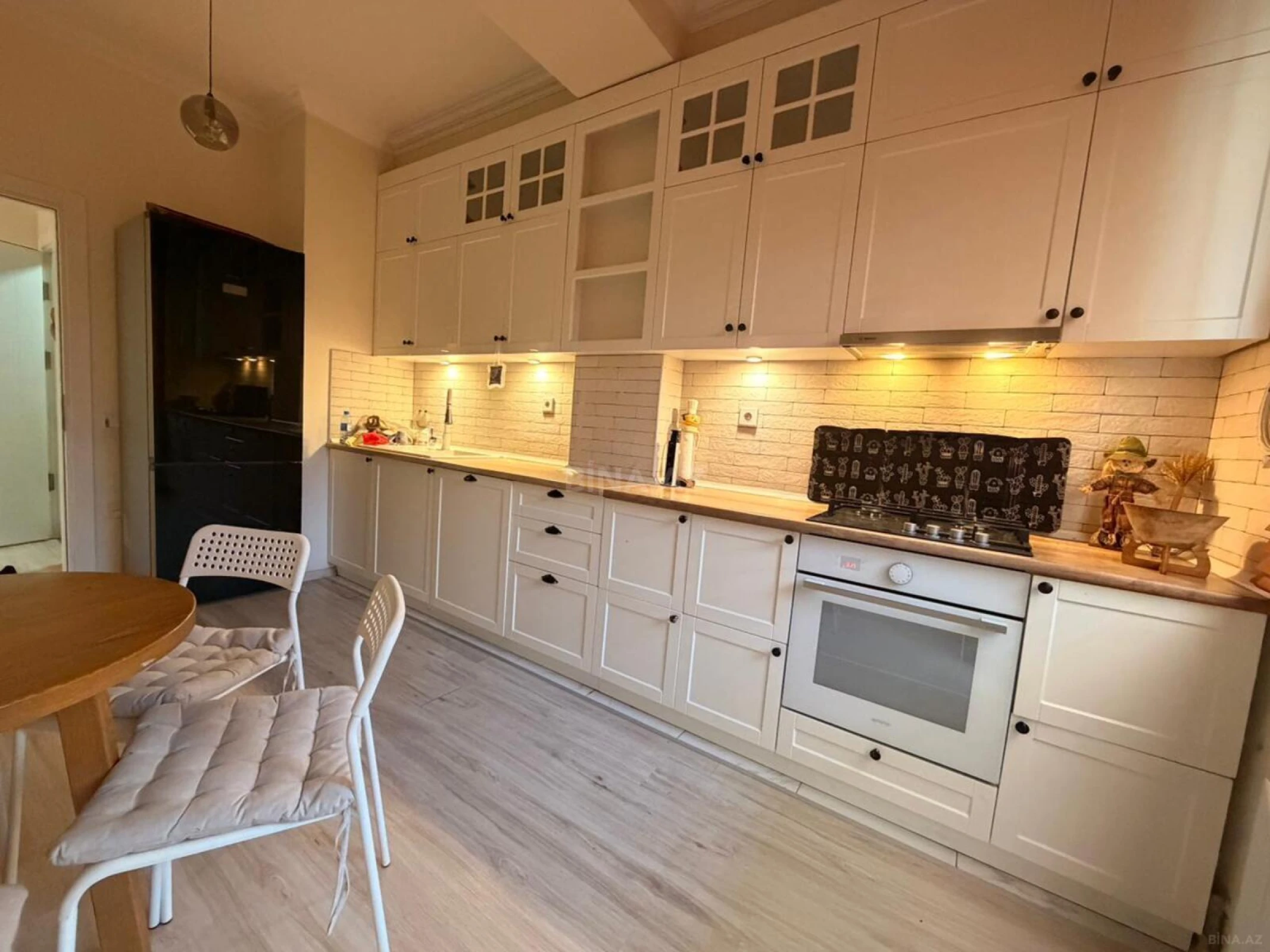 Satılır 3 otaqlı mənzil 98 m²