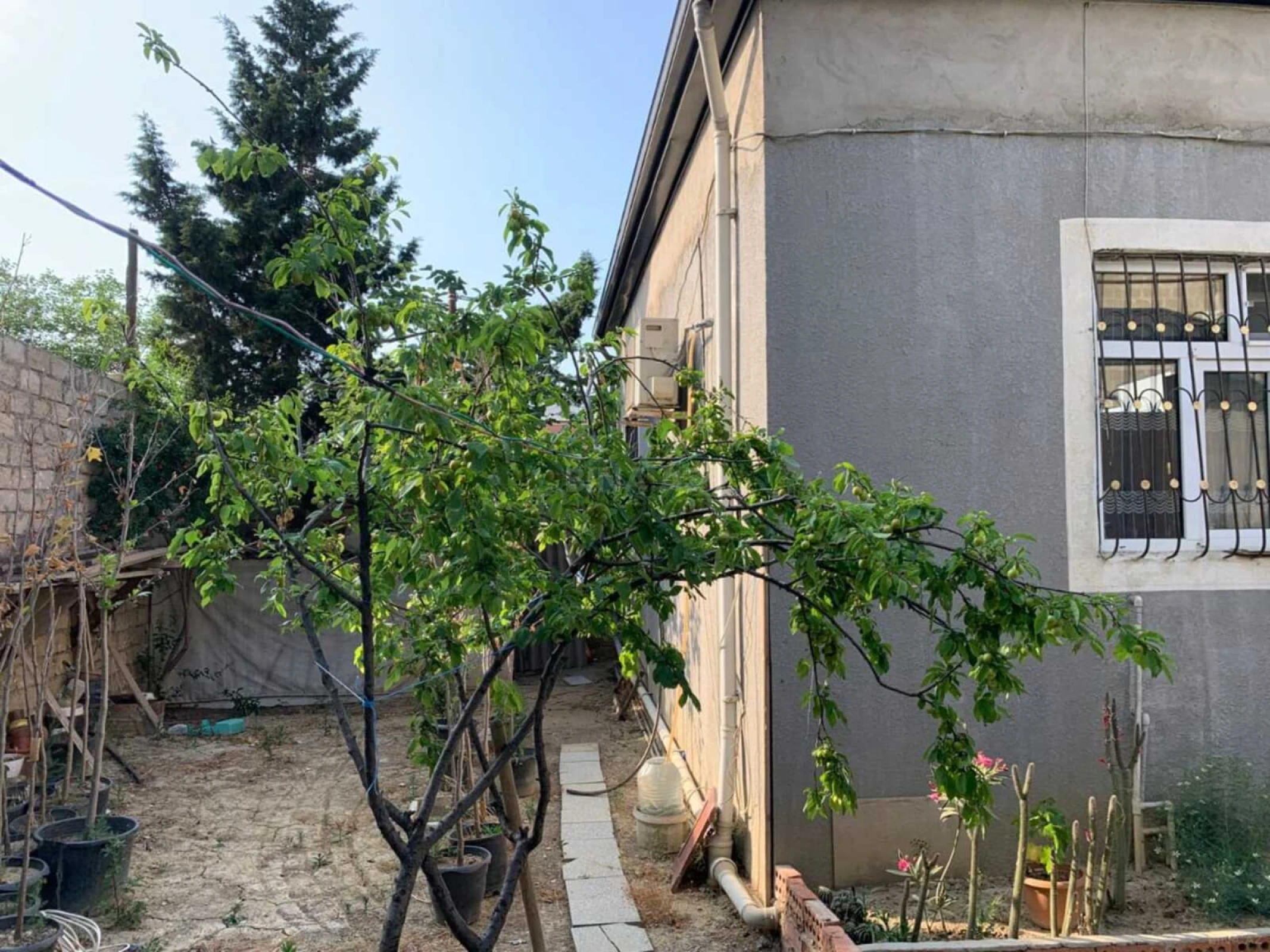 Satılır 3 otaqlı həyət evi 140 m²