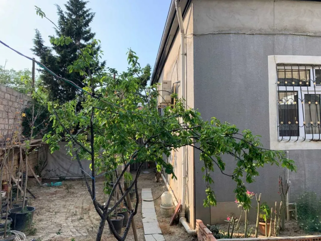 Satılır 3 otaqlı həyət evi 140 m²