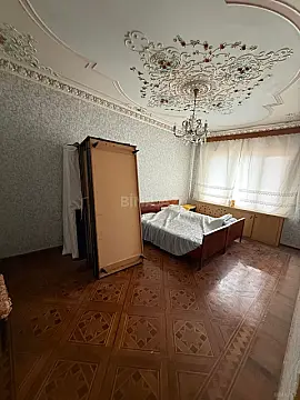 Satılır 5 otaqlı mənzil 120 m²