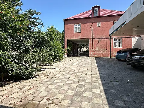 Kirayə verilir 6 otaqlı həyət evi 350 m²