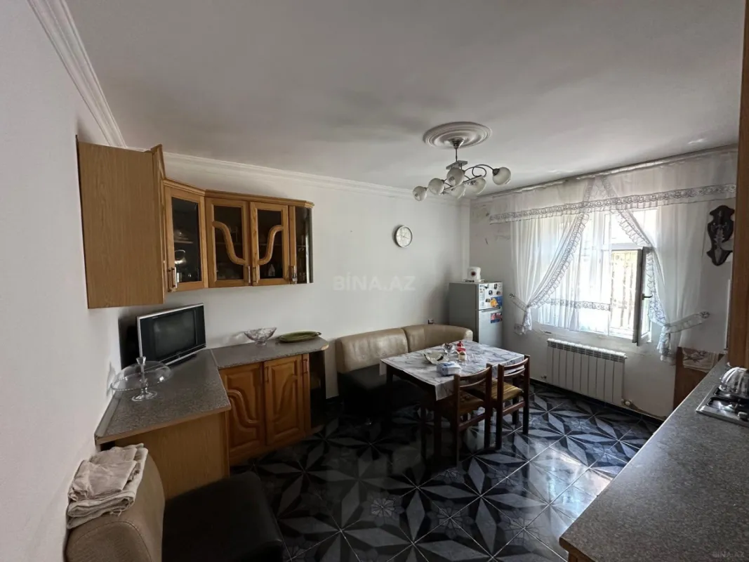 Kirayə verilir 6 otaqlı həyət evi 350 m²