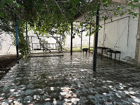 Kirayə verilir 6 otaqlı həyət evi 350 m²