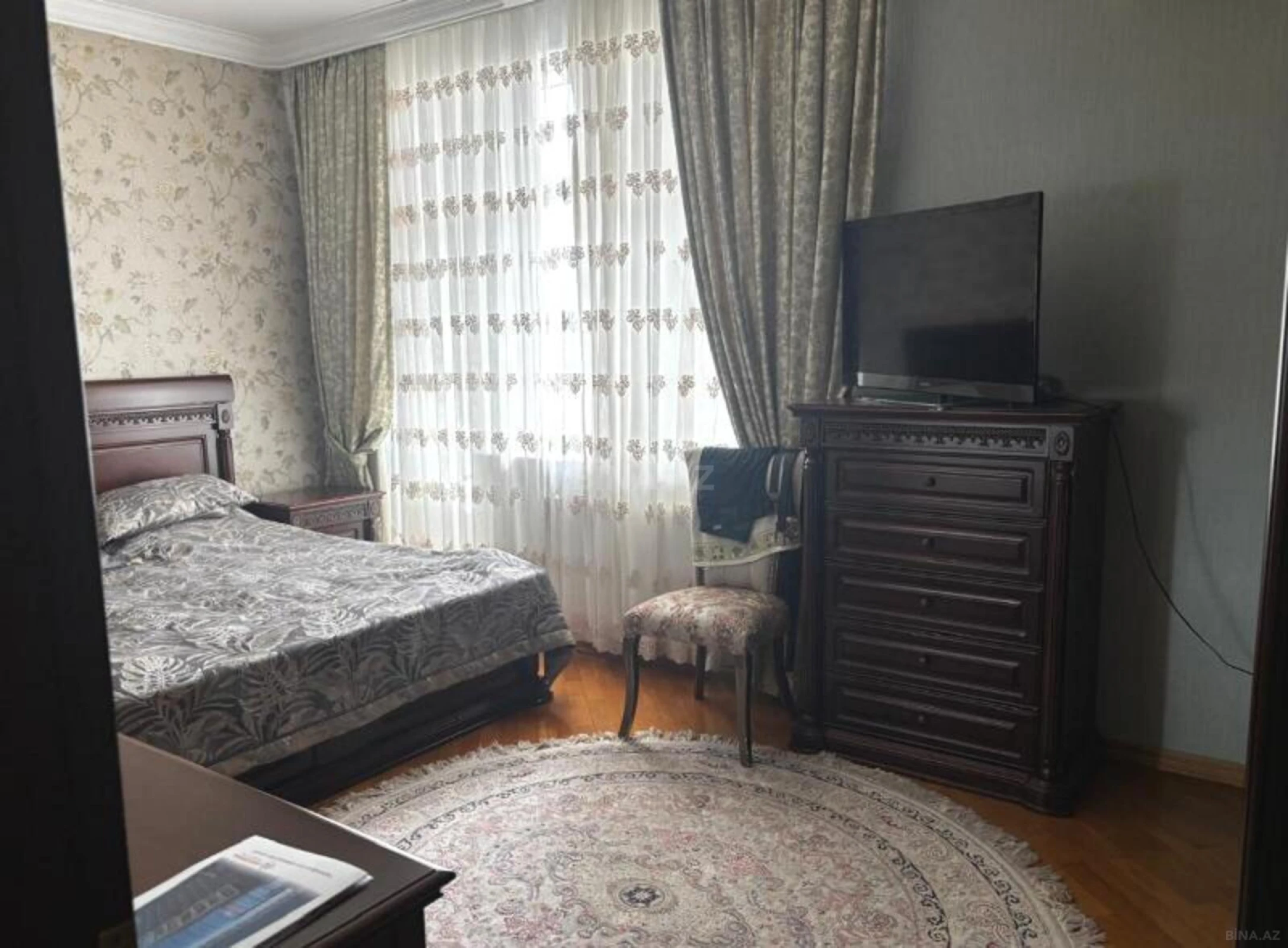 Satılır 3 otaqlı mənzil 137.1 m²