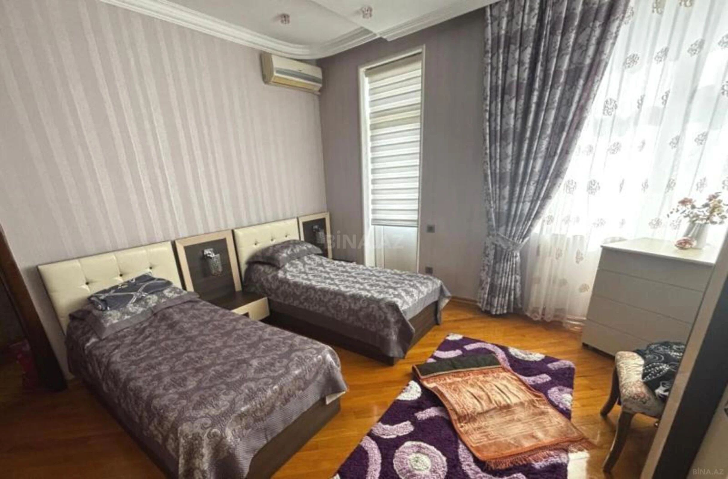 Satılır 3 otaqlı mənzil 137.1 m²