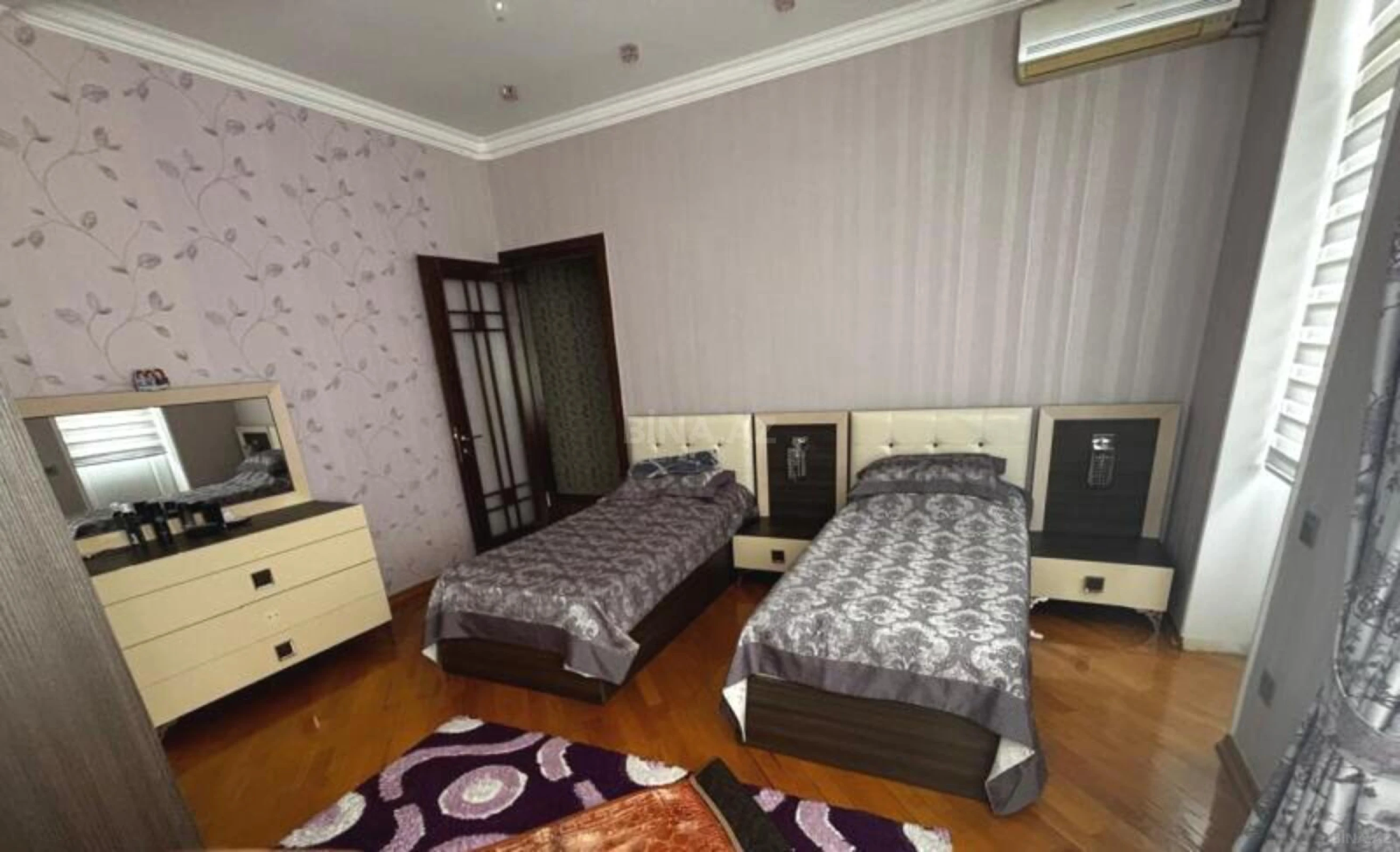 Satılır 3 otaqlı mənzil 137.1 m²
