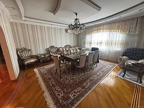 Satılır 3 otaqlı mənzil 137.1 m² — Bakı 3 otaq 137.10 m²