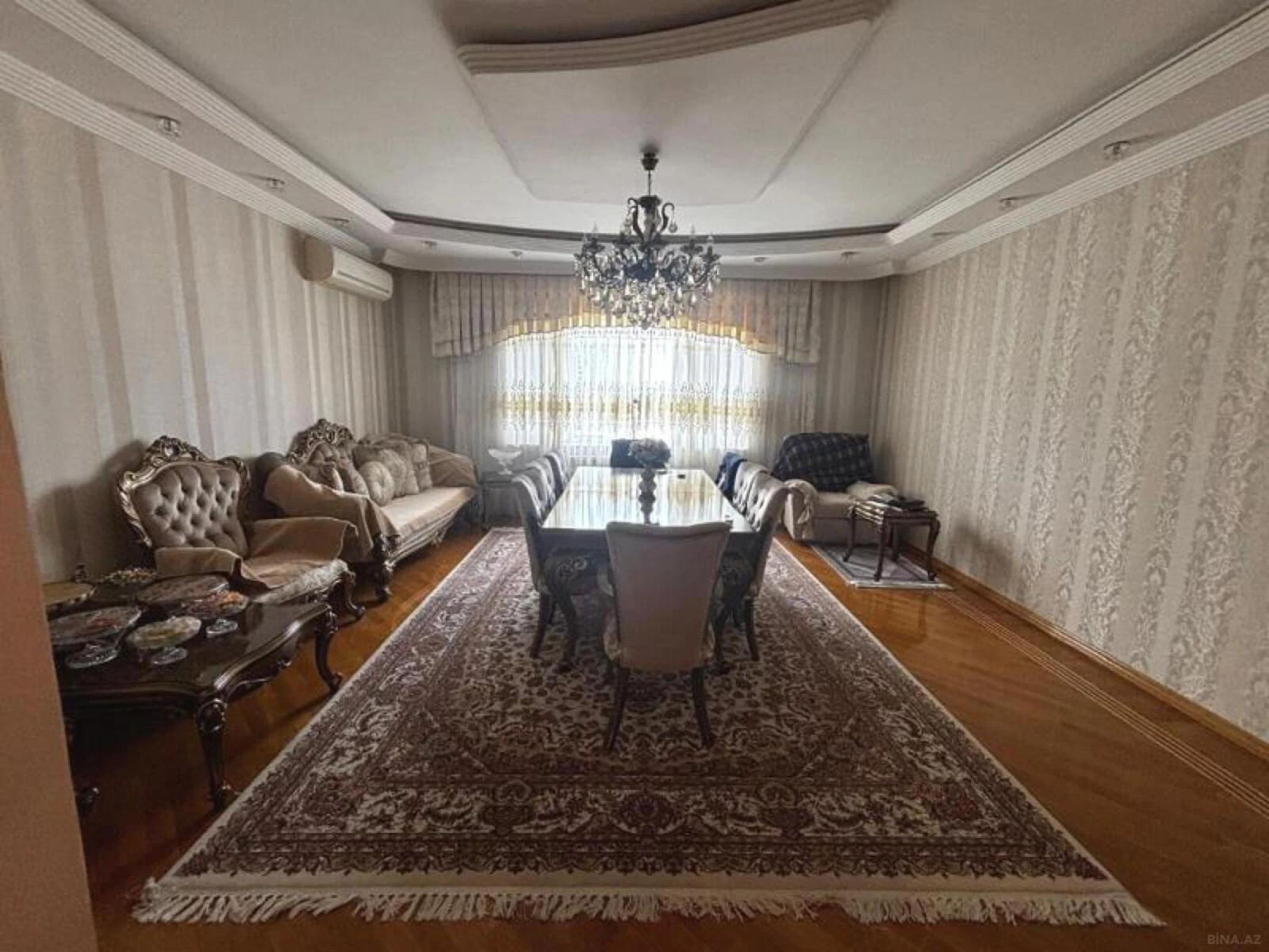 Satılır 3 otaqlı mənzil 137.1 m²