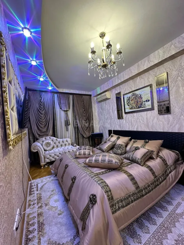 Satılır 3 otaqlı mənzil 170 m²