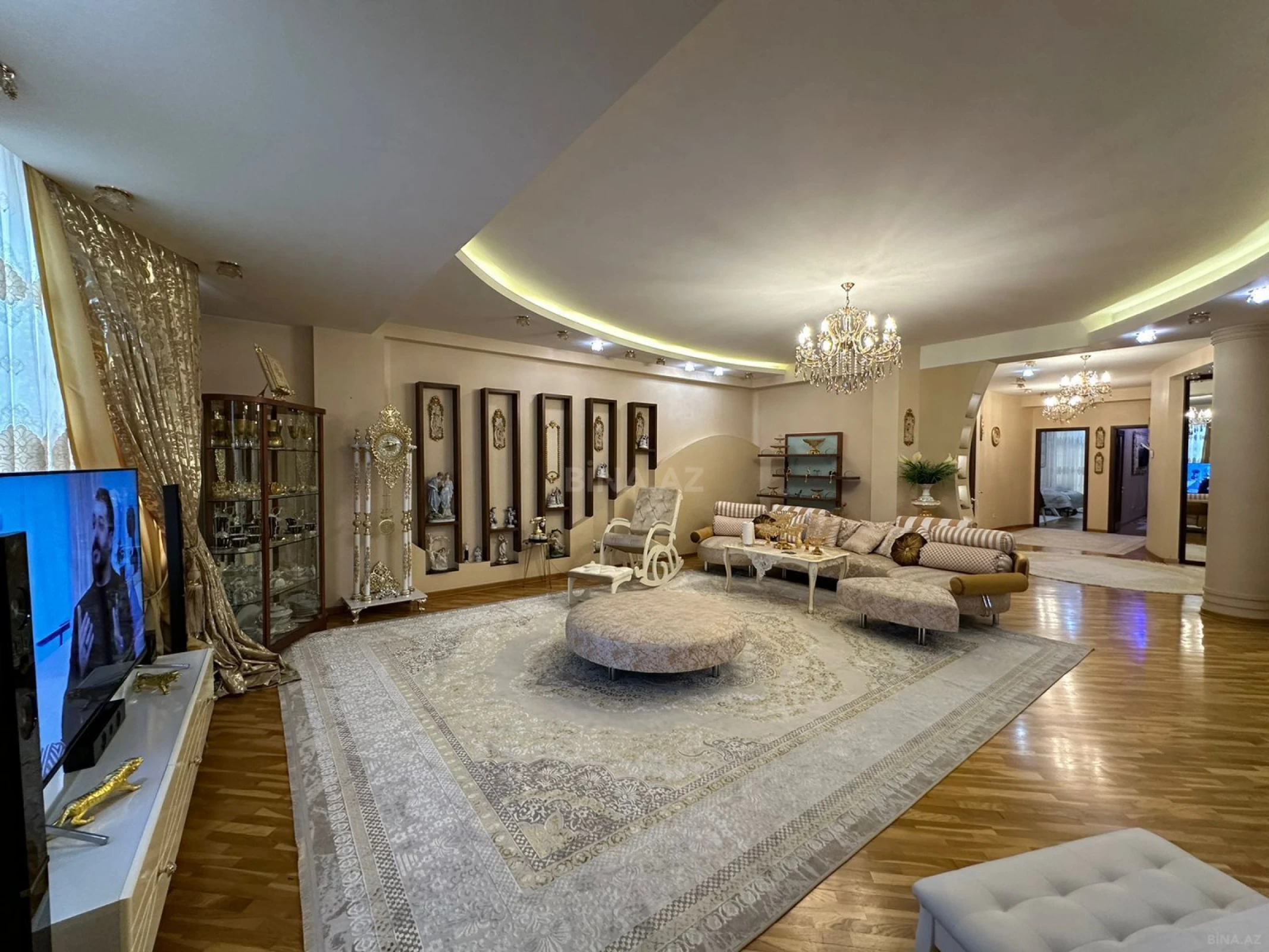 Satılır 3 otaqlı mənzil 170 m²