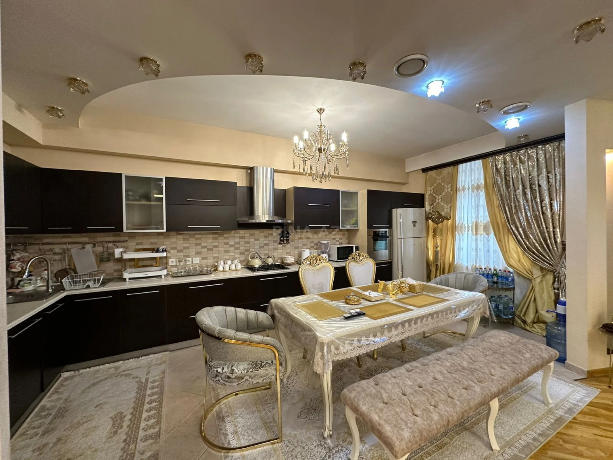 Satılır 3 otaqlı mənzil 170 m²