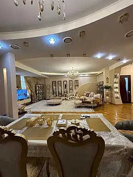 Satılır 3 otaqlı mənzil 170 m²