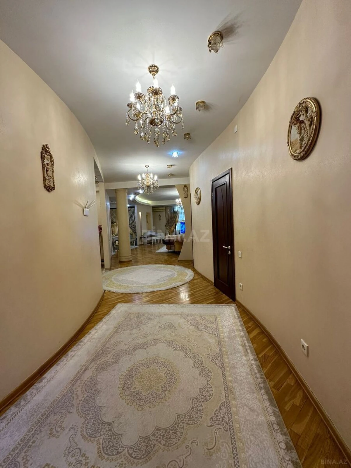 Satılır 3 otaqlı mənzil 170 m²