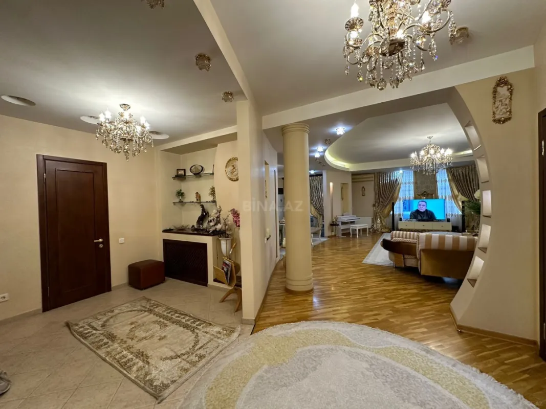 Satılır 3 otaqlı mənzil 170 m²