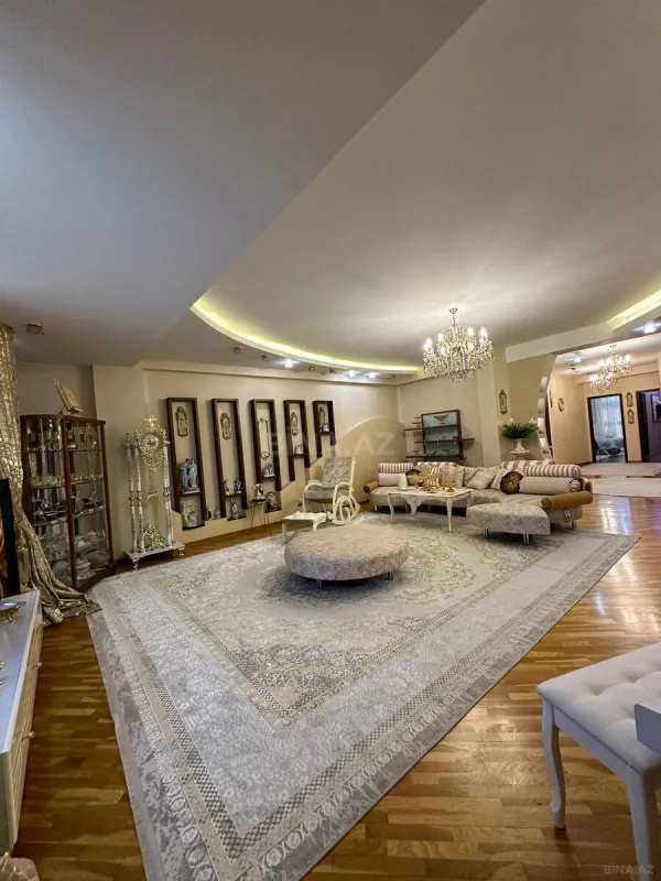 Satılır 3 otaqlı mənzil 170 m²