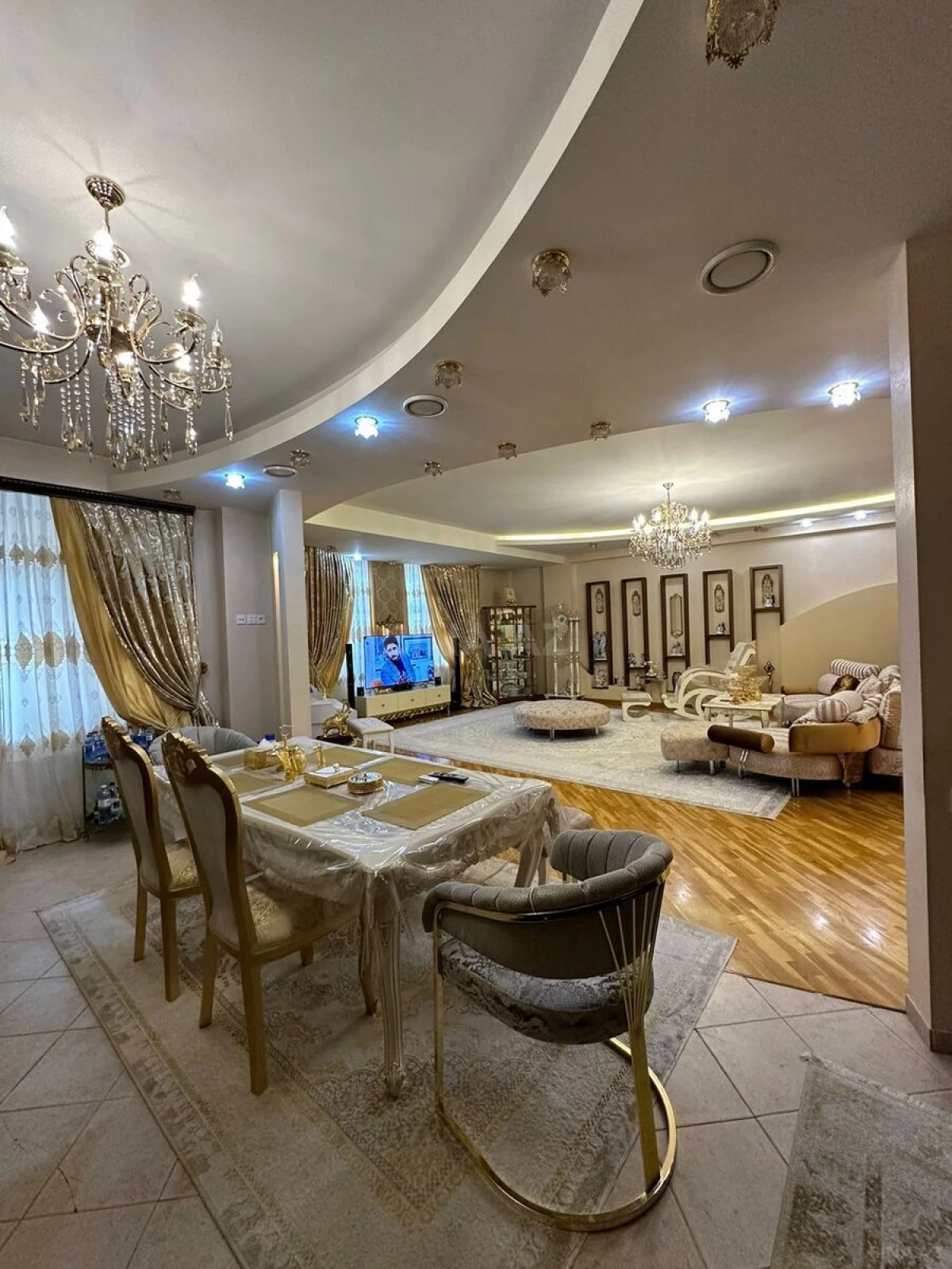 Satılır 3 otaqlı mənzil 170 m²