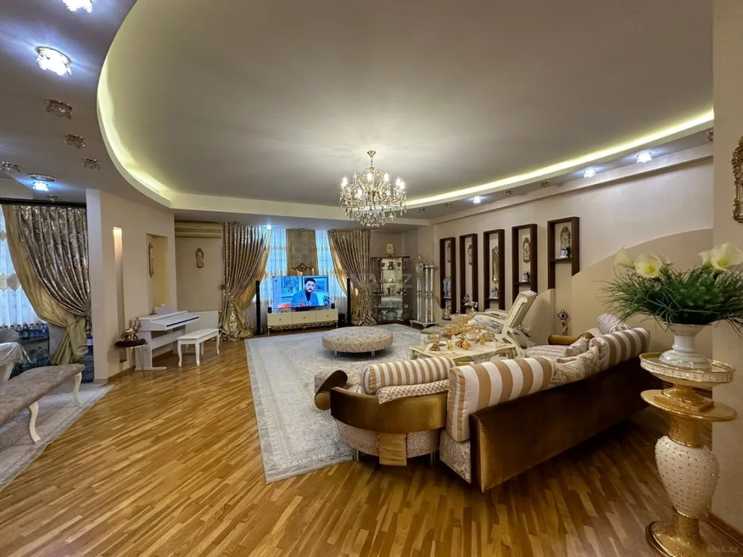 Satılır 3 otaqlı mənzil 170 m²
