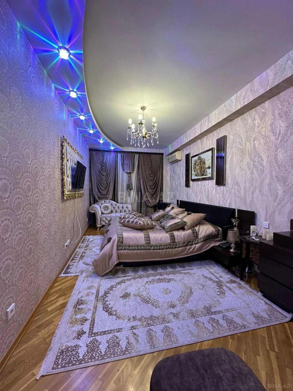 Satılır 3 otaqlı mənzil 170 m²