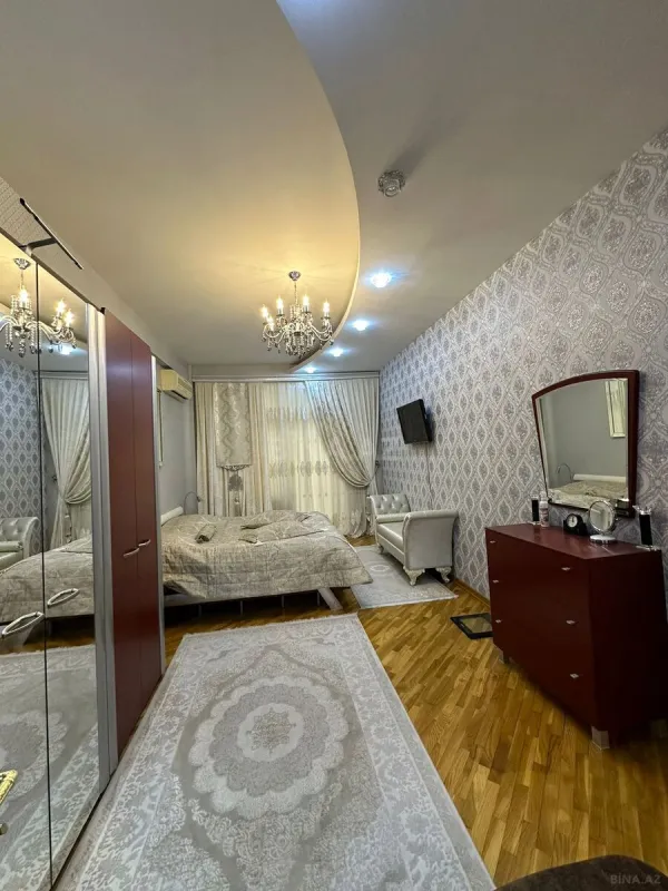Satılır 3 otaqlı mənzil 170 m²