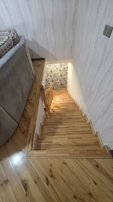 Satılır 5 otaqlı həyət evi 140 m²