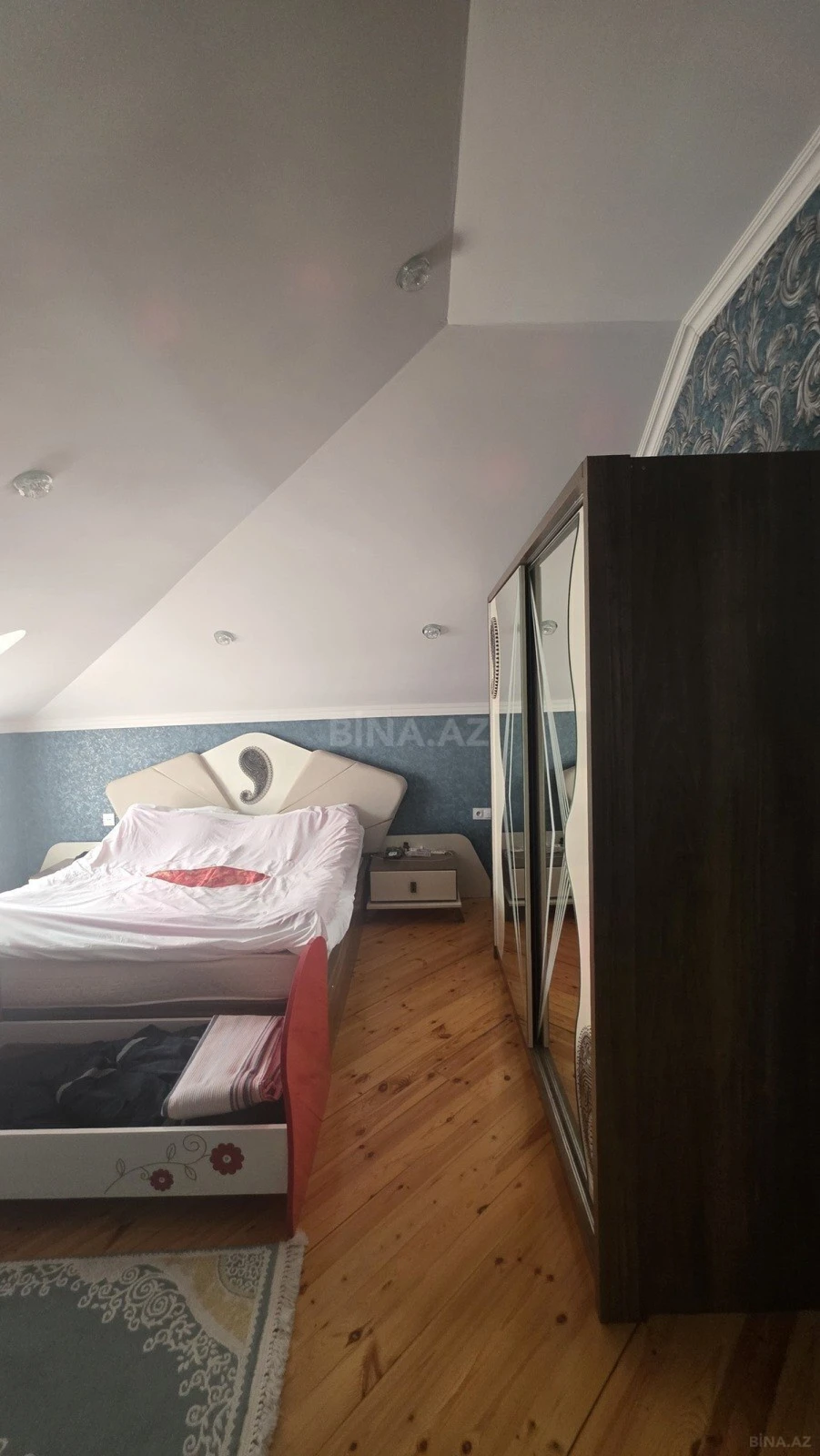 Satılır 5 otaqlı həyət evi 140 m²