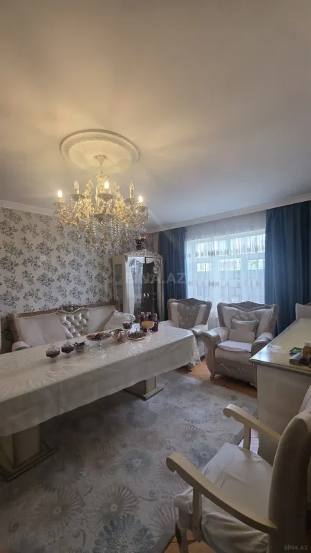 Satılır 5 otaqlı həyət evi 140 m²
