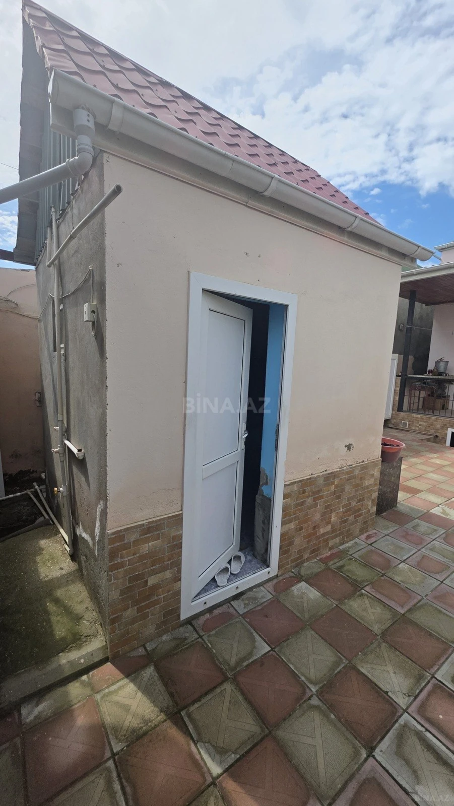 Satılır 5 otaqlı həyət evi 140 m²