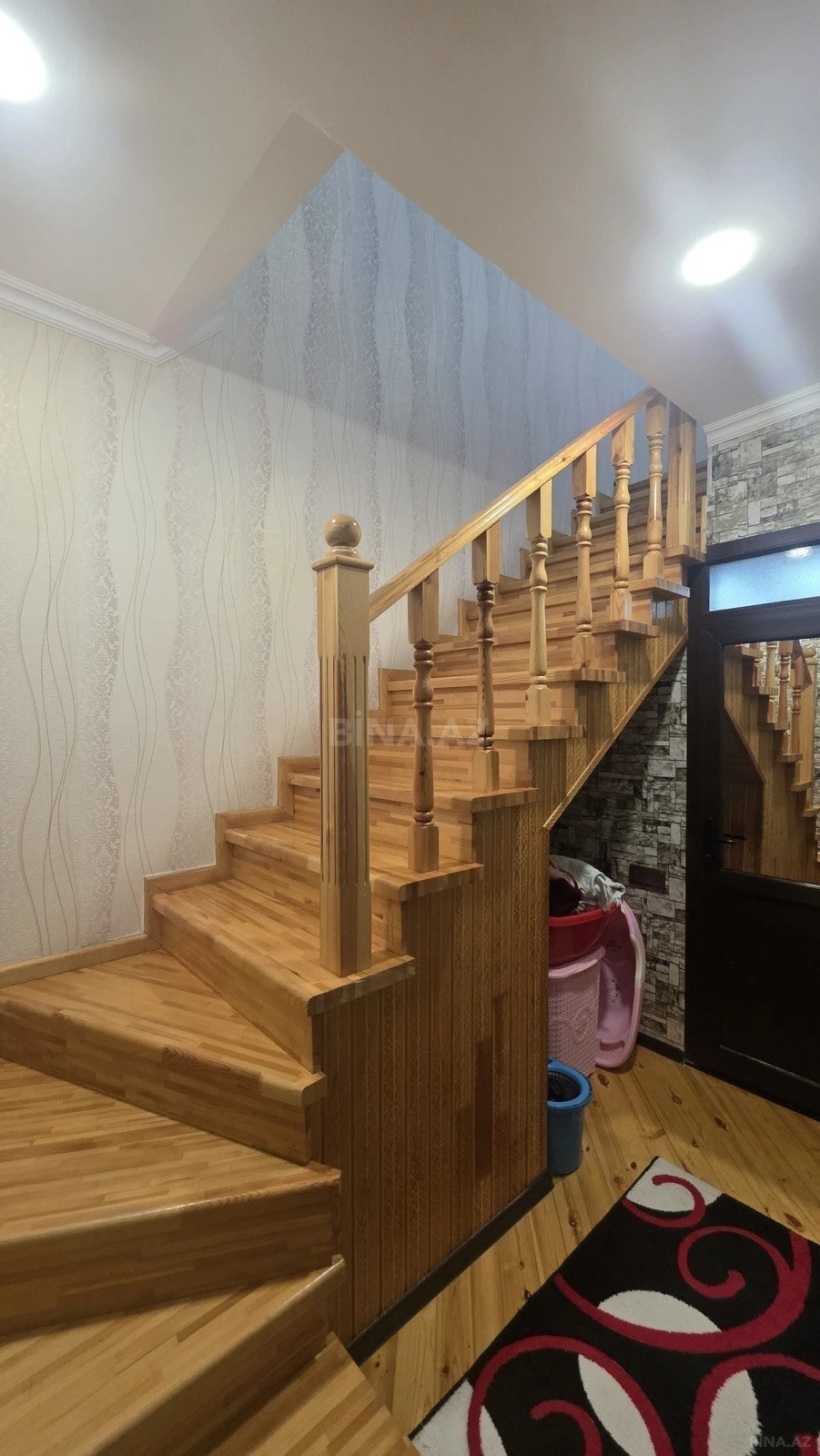 Satılır 5 otaqlı həyət evi 140 m²